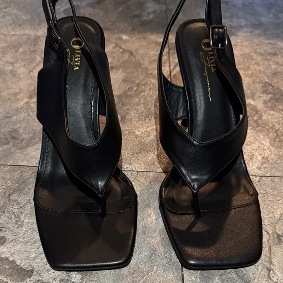 Elegant Black Leather Sandals - Picture 8 of 9